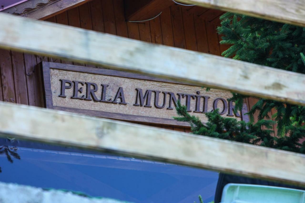 ホテル Perla Muntilor ルンカ エクステリア 写真